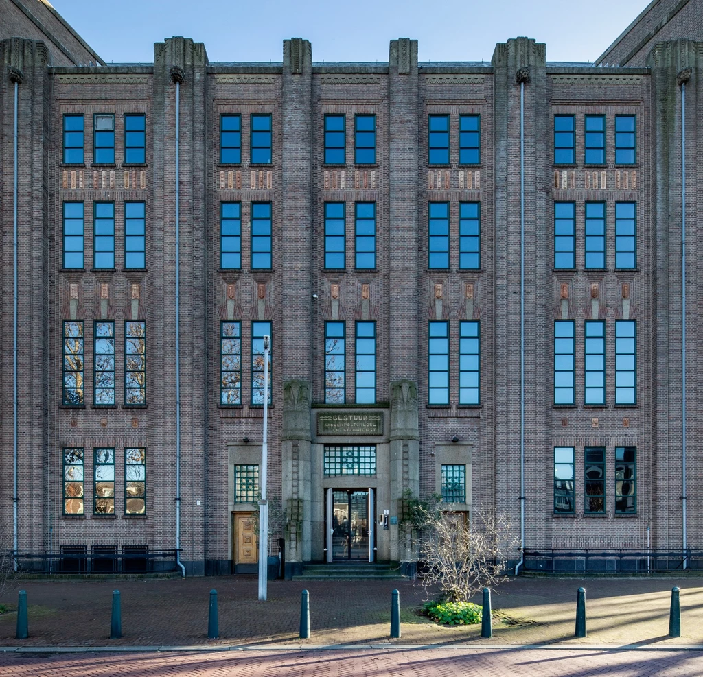 Ons nieuwe kantoor aan het Spaarneplein 2, Den Haag © Eddo Hartmann