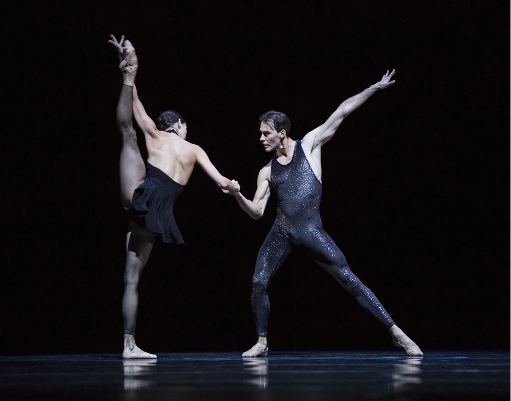 Het Nationale Ballet - Two Gold Variations. Foto: Angela Sterling